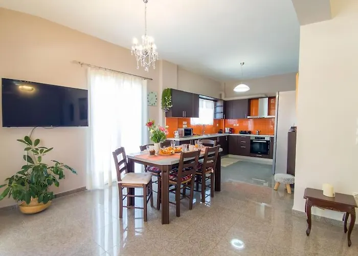 Kadiani\'S Residence By 8Essentially