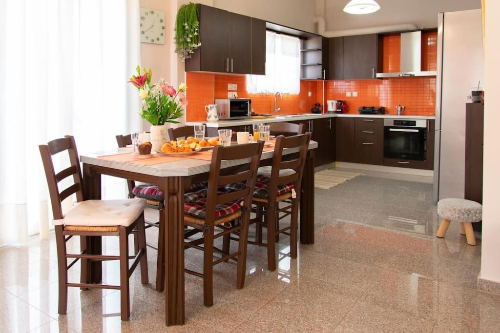 Apartment Kadiani's By 8essentially *